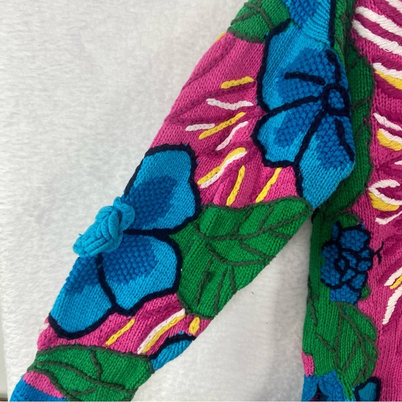 Lilly Pulitzer Super Rare fully knit embroidered lion floral sweater. Size Small - Picture 6 of 10